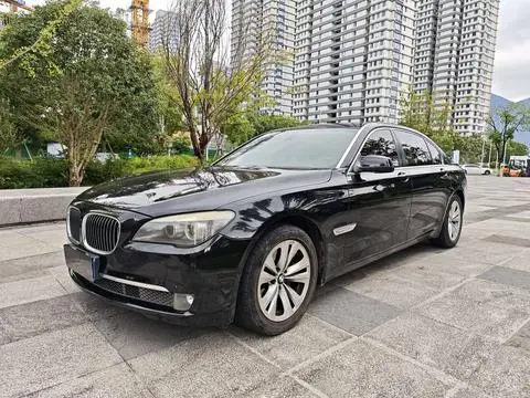 BMW 7 Series 2011 — фото 1