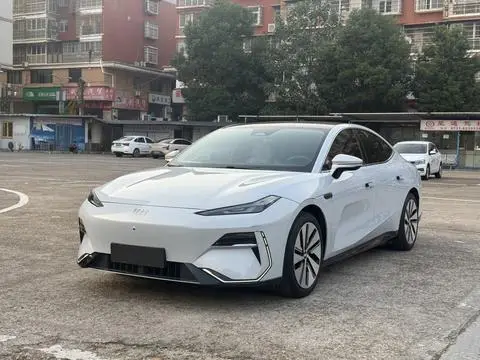 Geely E8 2024
