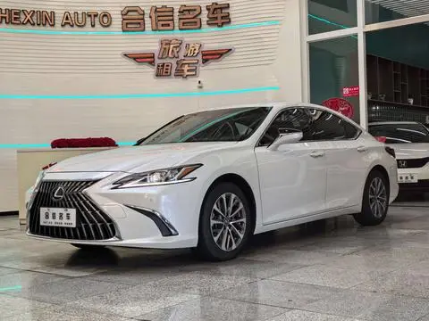 Lexus ES 2021
