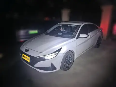 Hyundai Elantra 2022