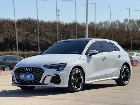 Audi A3 2023 — фото 1