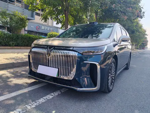 Voyah 梦想家 PHEV 2025