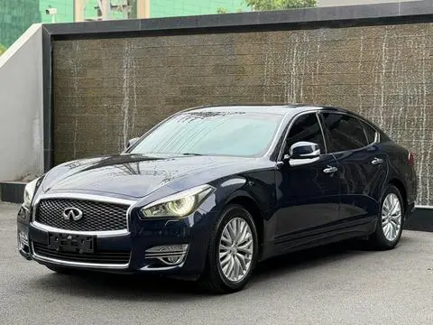 Infiniti Q70 2019