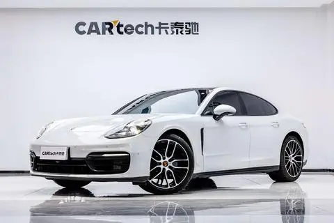 Porsche Panamera 2023
