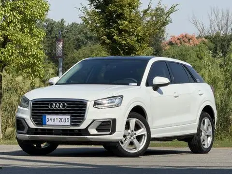 Audi Q2L 2020