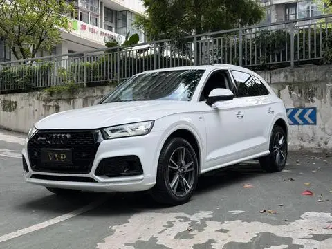 Audi Q5L 2018 — фото 1