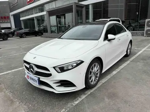 Mercedes-Benz A-Class 2019 — фото 1
