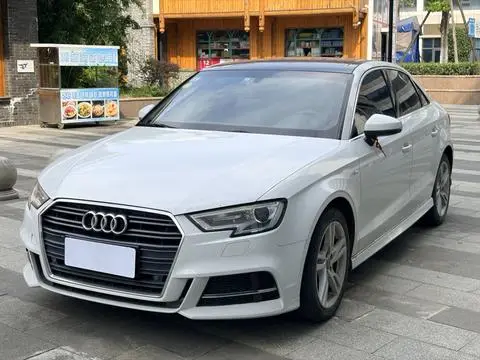 Audi A3 2018 — фото 1