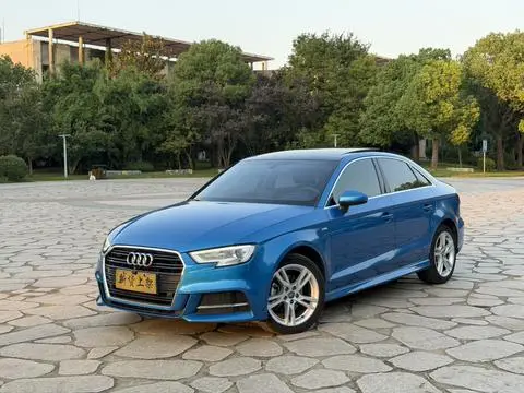Audi A3 2018 — фото 1