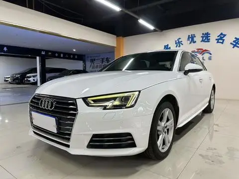 Audi A4L 2018 — фото 1