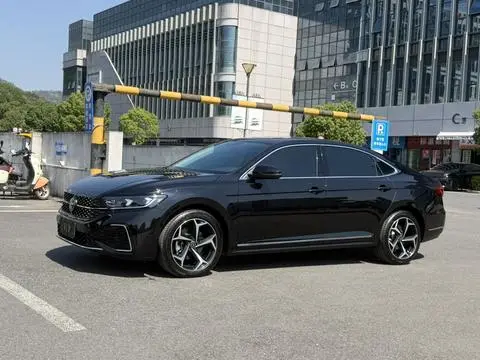 Volkswagen Passat 2024