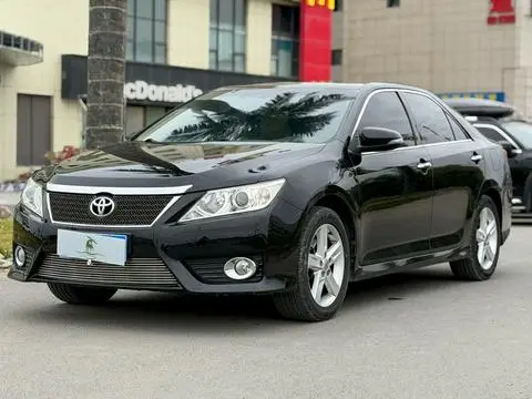Toyota Camry 2012 — фото 1