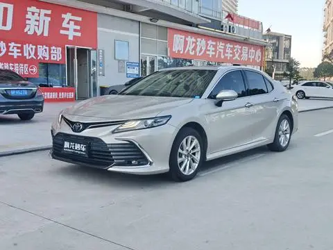 Toyota Camry 2021 — фото 1