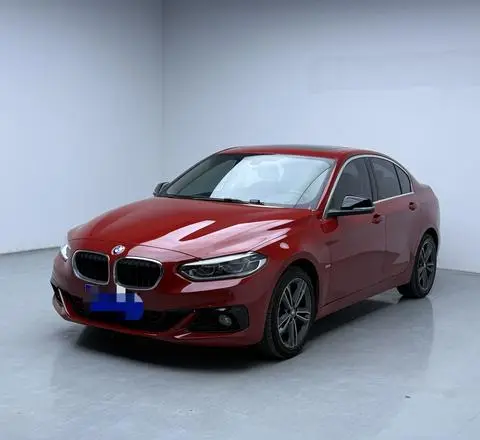 BMW 1 Series 2018 — фото 1