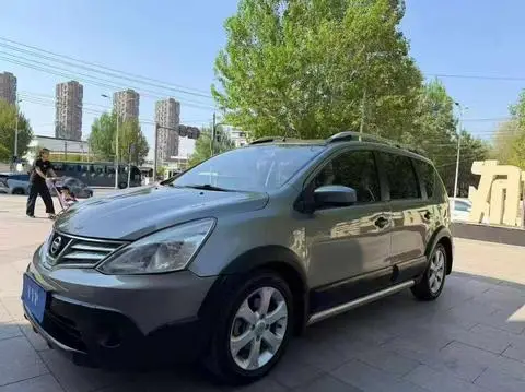 Nissan 骊威 2013