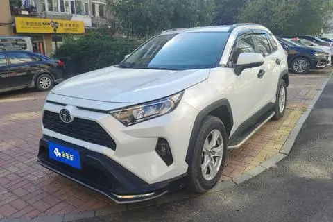 Toyota RAV4 2023 — фото 1