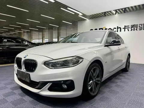 BMW 1 Series 2017 — фото 1