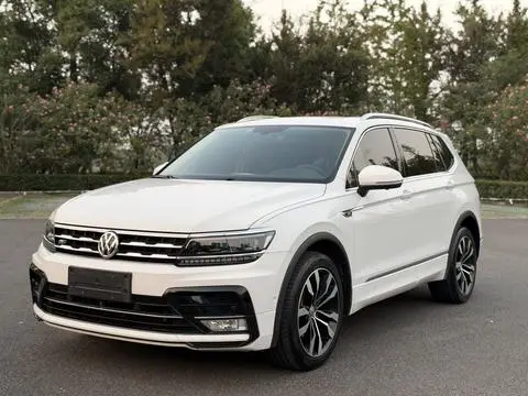 Volkswagen Tiguan L 2020 — фото 1