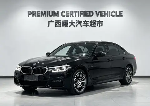 BMW 5 Series 2018 — фото 1