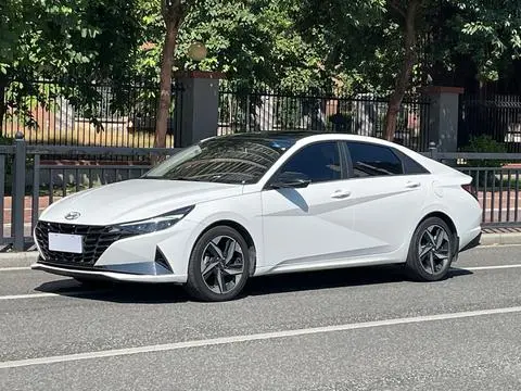 Hyundai Elantra 2022