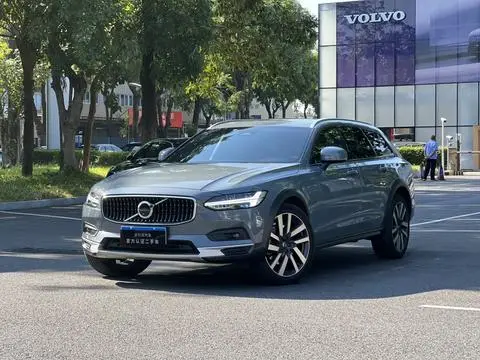 Volvo V90 2022