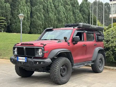 TANK 300 2023