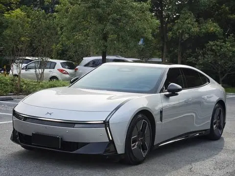 XPeng 小鹏P7 2025