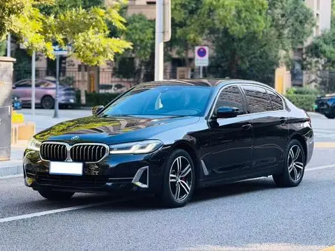 BMW 5 Series 2022 — фото 1