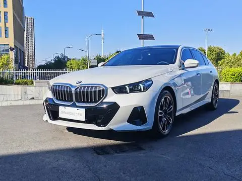 BMW 5 Series 2025