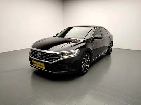 Volkswagen Passat 2023 — фото 1
