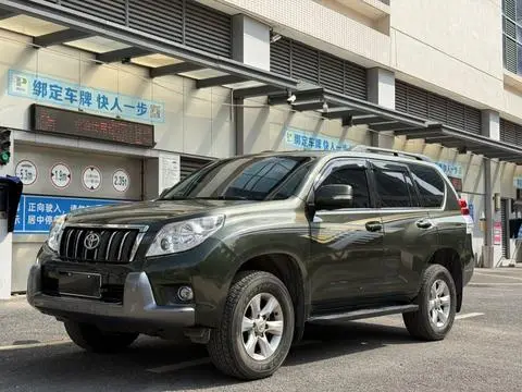 Toyota Prado 2010 — фото 1