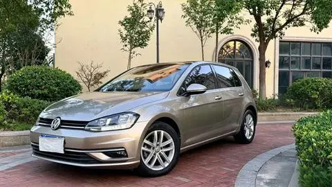Volkswagen Golf 2018 — фото 1
