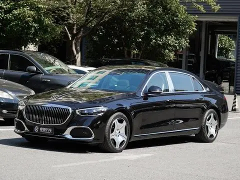 Mercedes-Benz 迈巴赫S-Class 2025