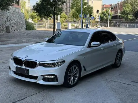 BMW 5 Series 2019 — фото 1