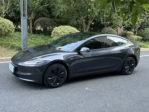 Tesla Model 3 2023 — фото 1
