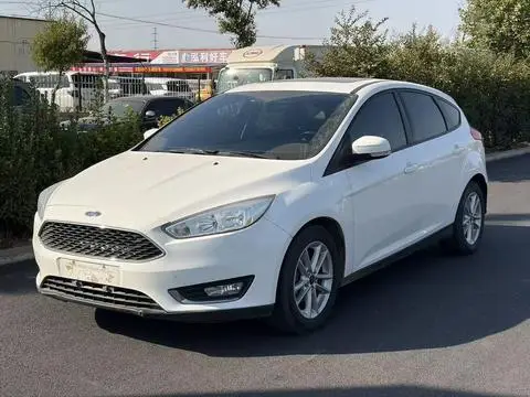 Ford Focus 2015 — фото 1