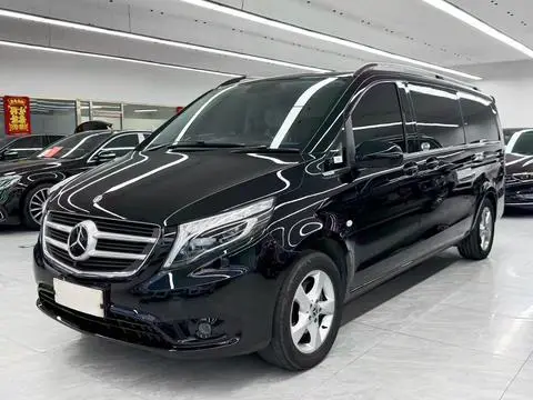 Mercedes-Benz 威霆 2018