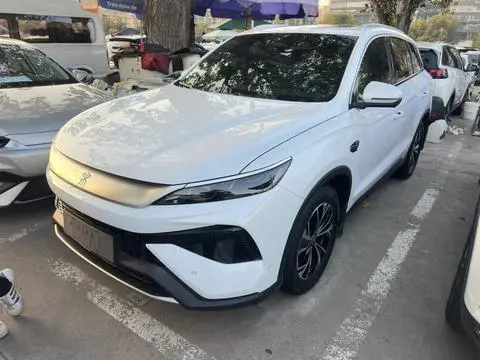 BYD 宋Pro DM 2025 — фото 1