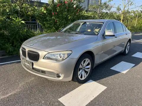 BMW 7 Series 2011 — фото 1