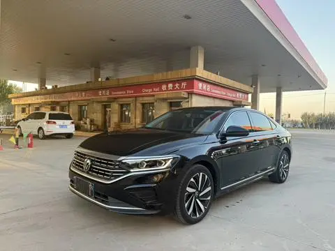 Volkswagen Passat 2023 — фото 1