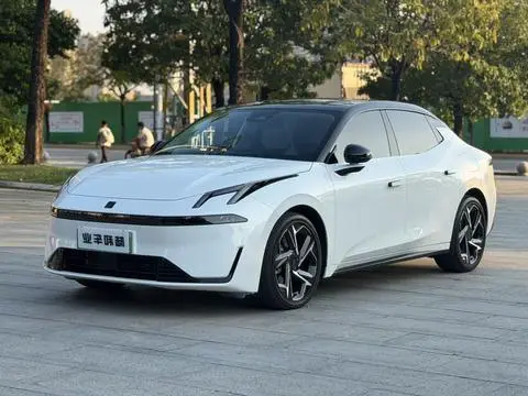 Lynk & Co 07 EM-P 2024