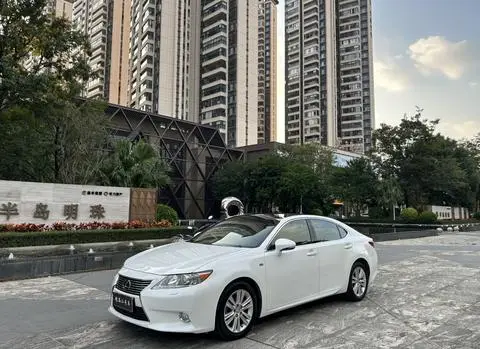 Lexus ES 2013