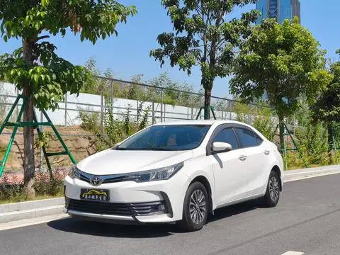 Toyota Corolla 2017 — фото 1