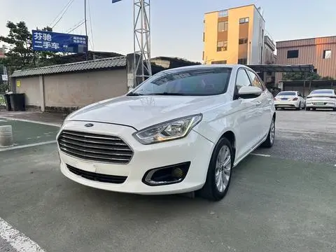 Ford Escort 2015 — фото 1