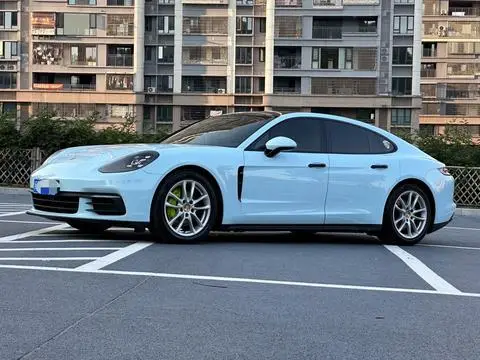 Porsche Panamera 2017 — фото 1