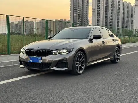 BMW 3 Series 2022 — фото 1