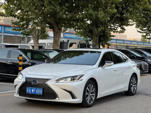 Lexus ES 2020