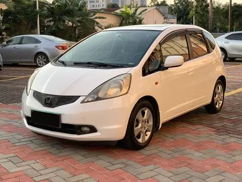 Honda Fit 2008 — фото 1