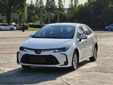 Toyota Corolla 2022 — фото 1