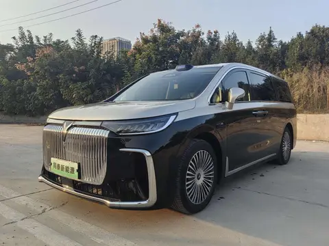 Voyah 梦想家 PHEV 2025